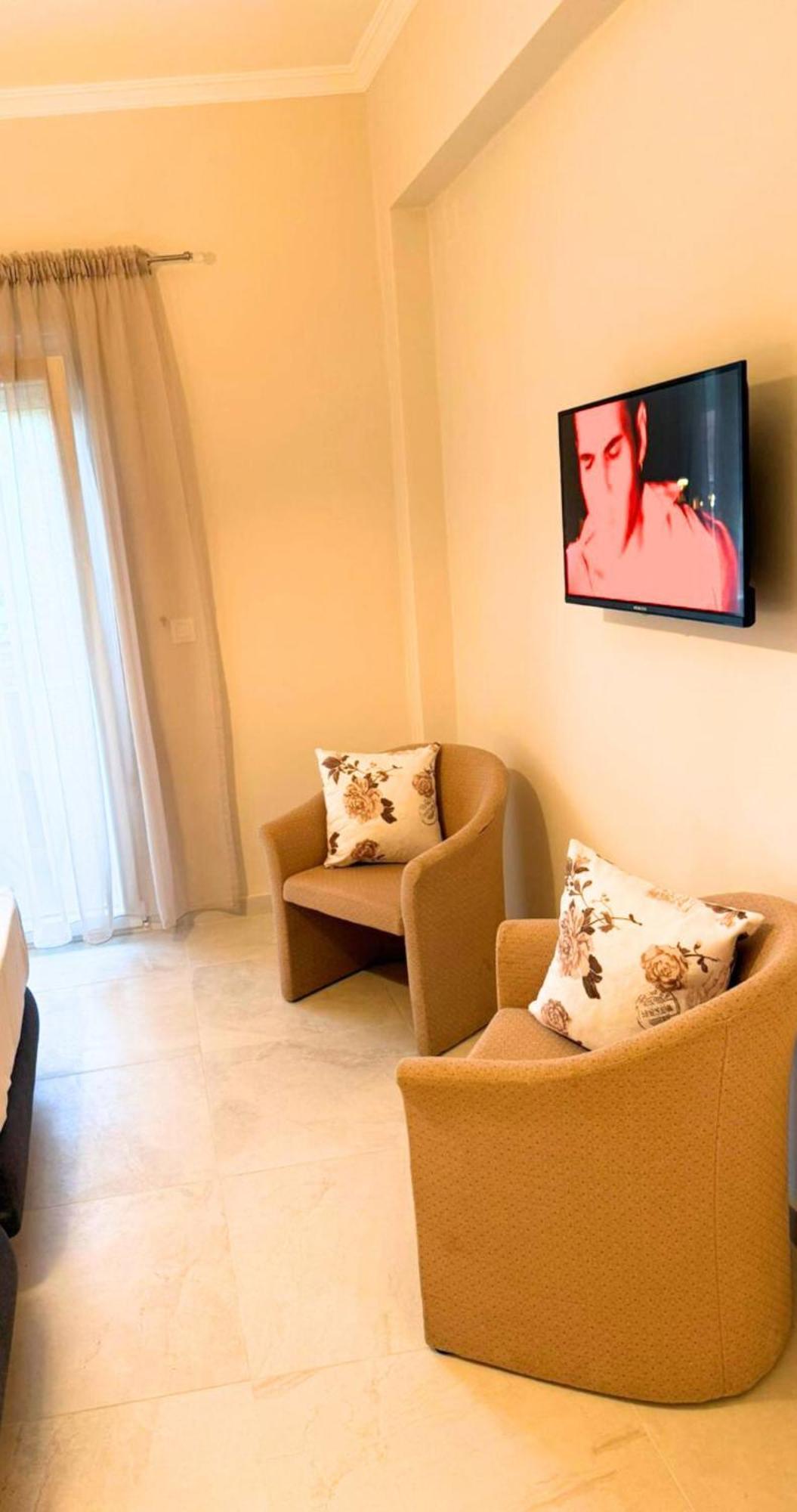 Georgia'S Apartments, Ipsos - Complex S מראה חיצוני תמונה